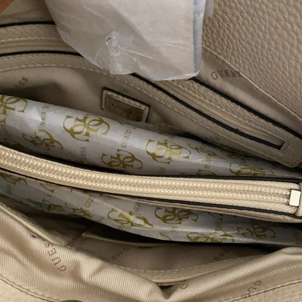 New GUESS Shawna Pebble Cali Satchel
